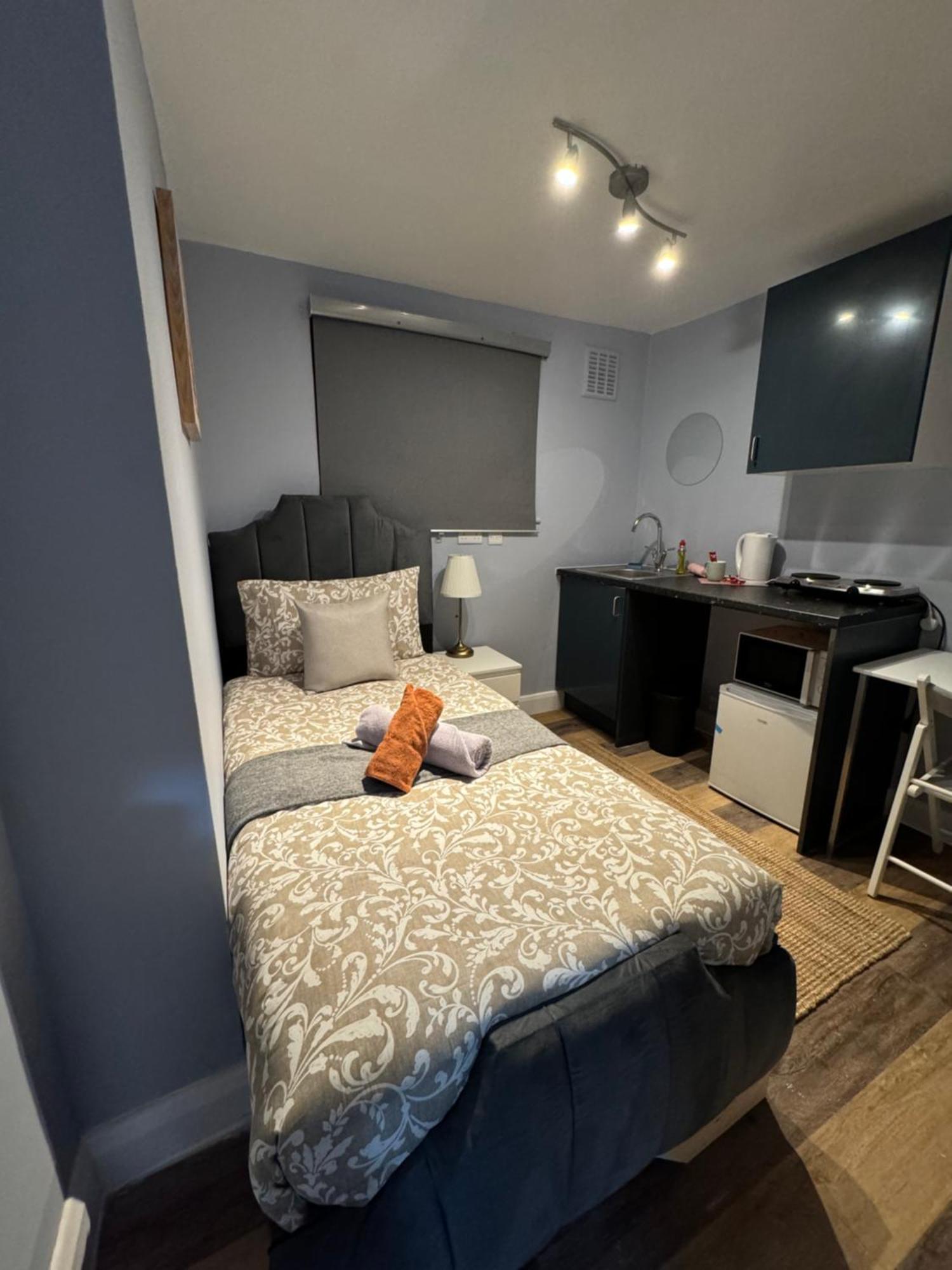 Welcome Flat 4 *